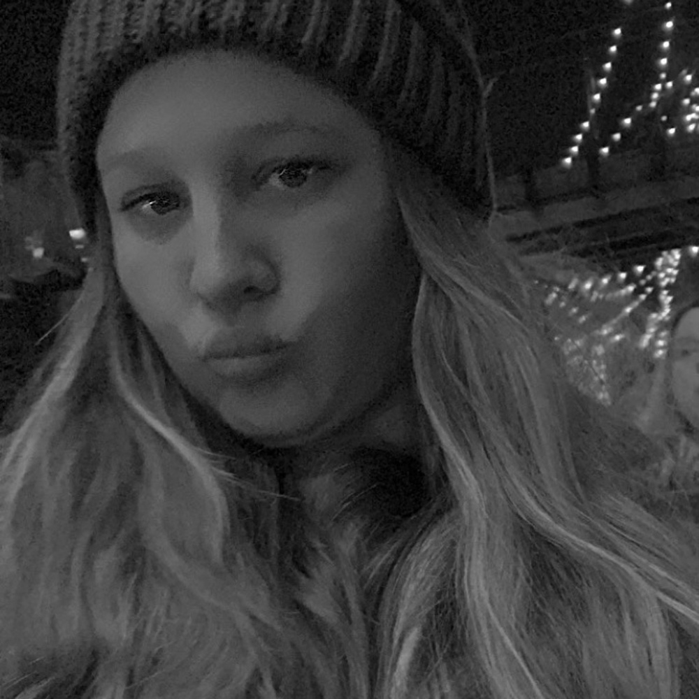 Meet your Posher, Emilee